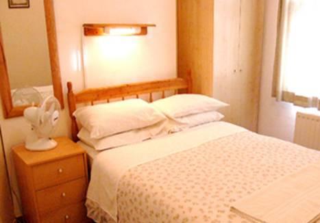 St. George's 2* Kingston upon Thames (Greater London)
